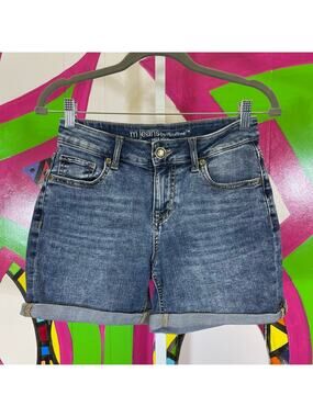 M Jeans by Maurices Mid Rise Denim Shorts. Size 2. Excellent condition!
